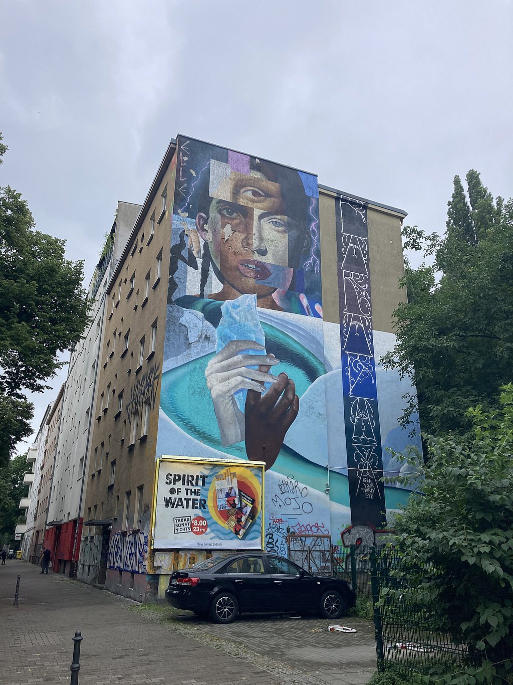 Streetartbild auf einem Haus